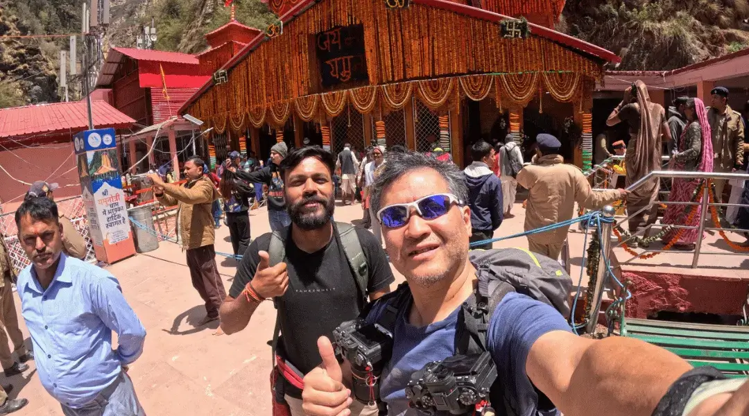 Happy client Captured During temple visit through our Chardham Yatra helicopter service
